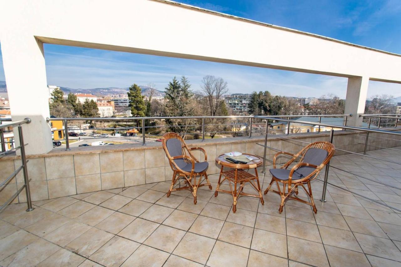 Стая За Гости Пентагона Kŭrdzhali Exterior photo