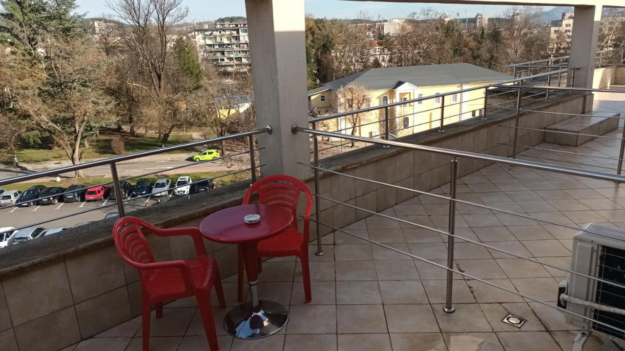 Стая За Гости Пентагона Kŭrdzhali Exterior photo
